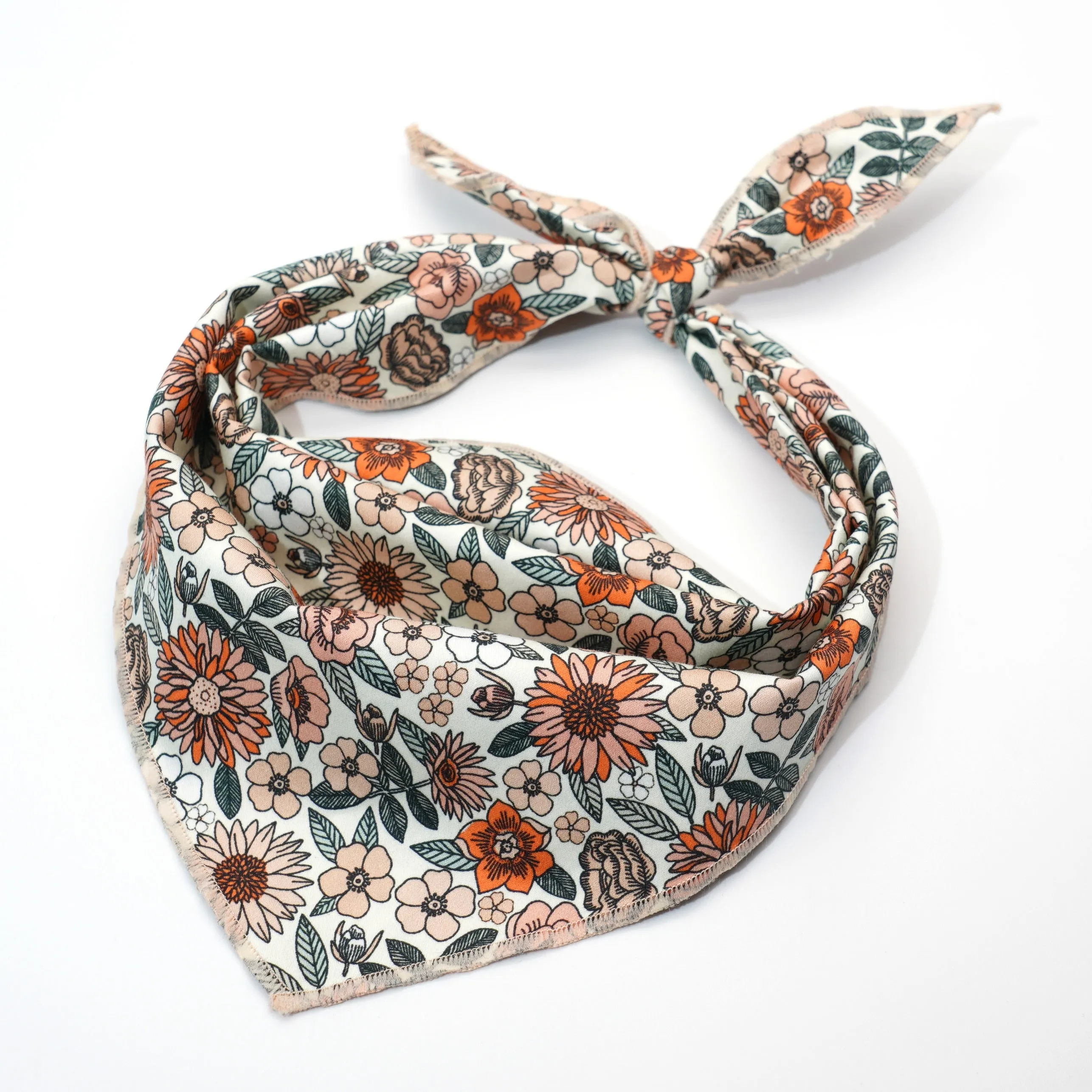 Boho Floral Set: Personalized Flower Collar/Bow collar, Harness, Leash, Poopbag, And Bandana.