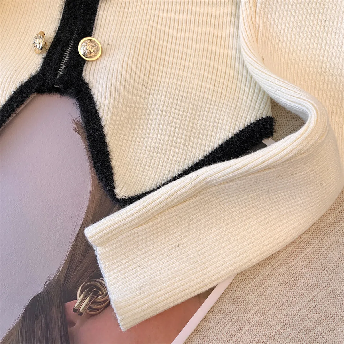 Color Blocking V-neck Zipped Cardigan