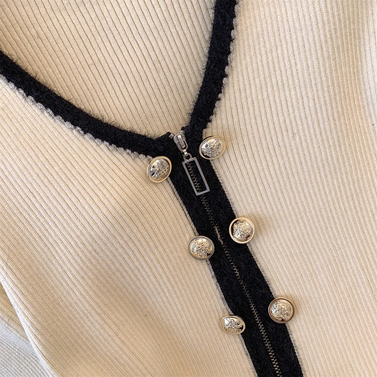Color Blocking V-neck Zipped Cardigan