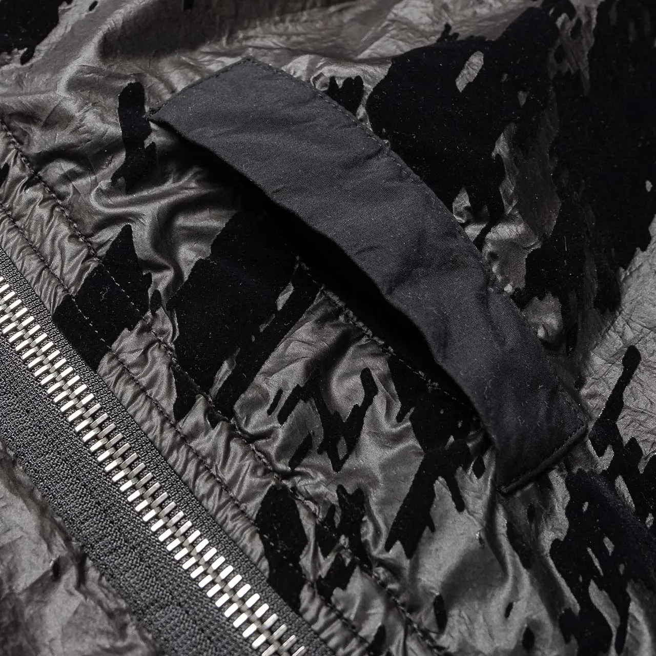 stone island shadow project padded bomber jacket lucid flock (black)